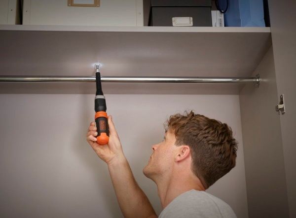 Отвертка аккумуляторная Black+Decker BCF601C