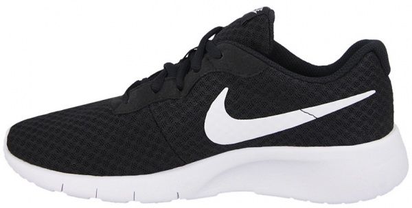Кроссовки Nike TANJUN(GS) 818381-011 р.4,5Y черный