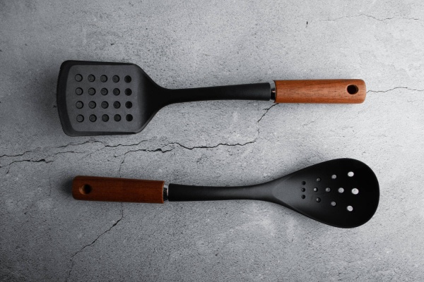 Лопатка с прорезями GT-5803 орех Gusto