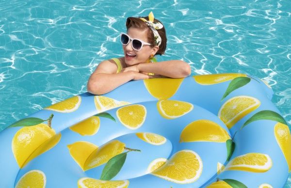 Матрац надувний Bestway із запахом лимону 176х122 см різнокольоровий