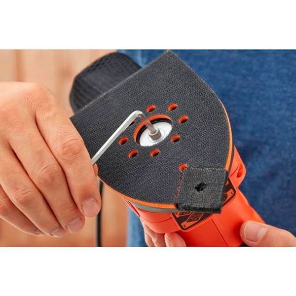 Вібраційна шліфмашина Black+Decker BEW200