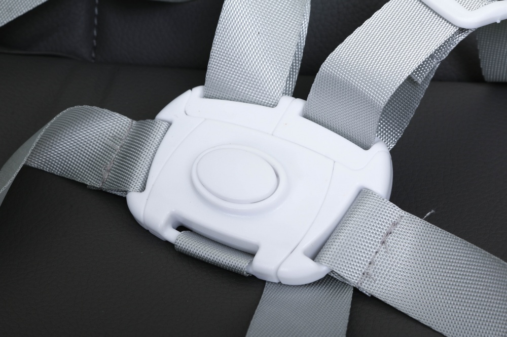 Стульчик для кормления Bambinelli 88х55х85 см белый с черным FG431