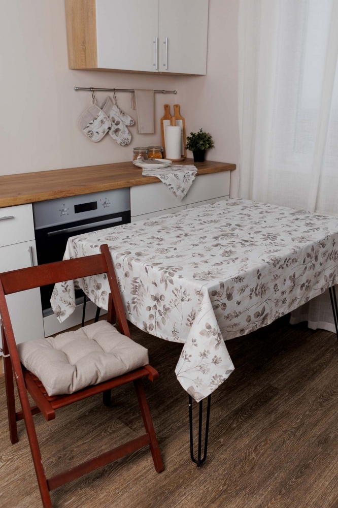 Скатерть Шанталь 120x133 см бежевый с рисунком La Nuit