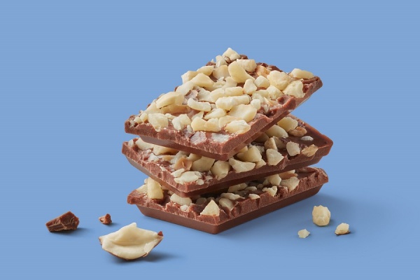 Молочный шоколад Spell без сахара с измельченным фундуком 80 г