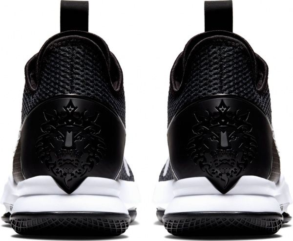 Кроссовки Nike LEBRON WITNESS IV BV7427-001 р.US 10 черный