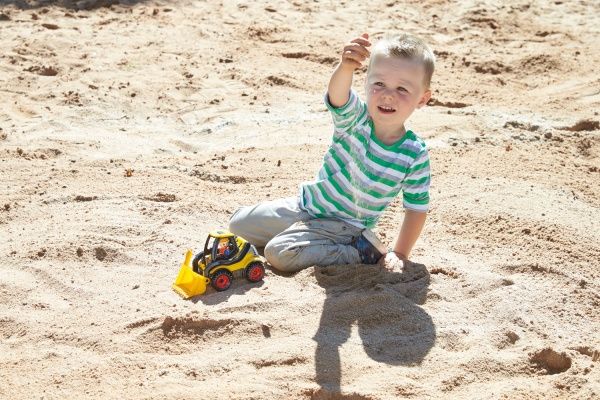 Бульдозер Lena Truckies 25 см с фигуркой водителя 1622