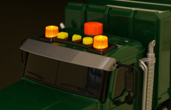 Іграшковий сміттєвоз Shantou інтерактивний 35х12х17 см зелений 666-53P