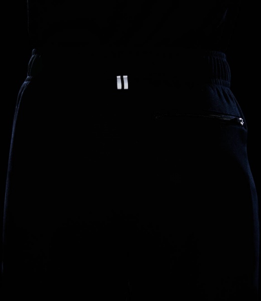 Брюки Nike B NK POLY+ PANT DM8546-010 р. L черный