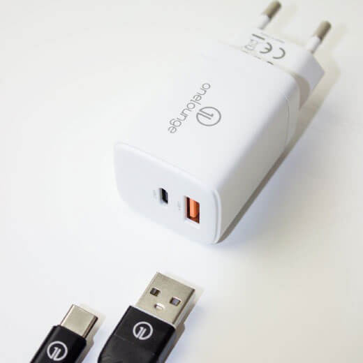 Зарядное устройство OneLounge 1Power PD 20W USB-C + USB-A для iPhone 
