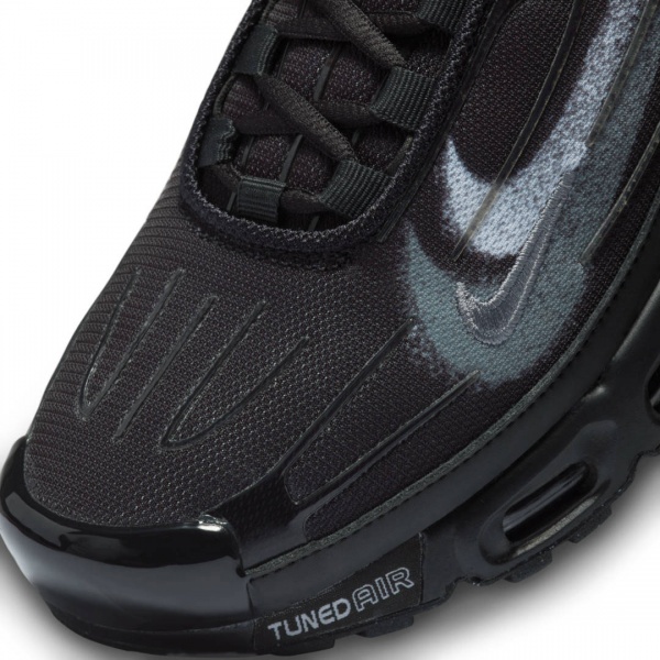 Кроссовки Nike NIKE AIR MAX PLUS III FD0659-001 р.40 черный