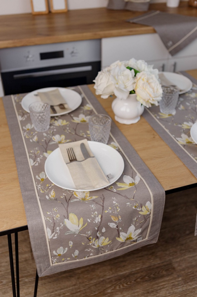 Раннер с кантом Магнолия цветы 40x140 см La Nuit