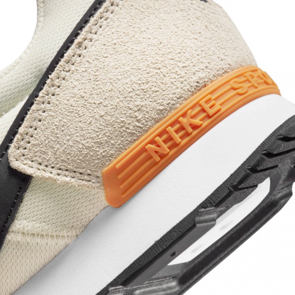 Кроссовки Nike Venture Runner CK2948-107 р.US 9 бежевый