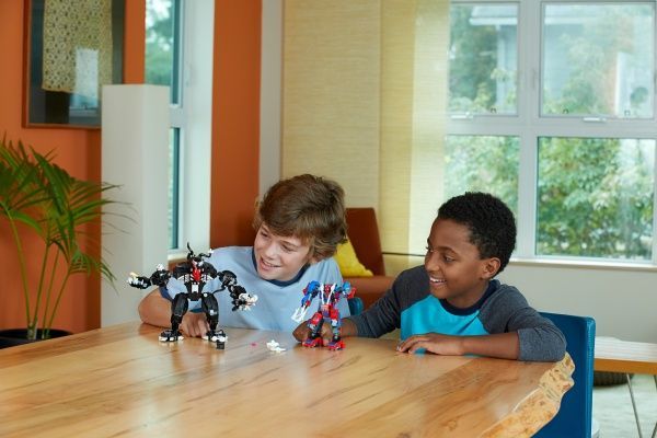 Конструктор LEGO Super Heroes Marvel Людина-Павук проти Венома 76115