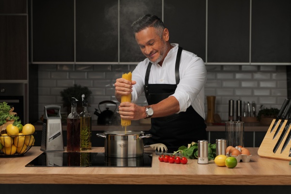 Каструля з кришкою Grand Chef 1,9 л 16 см 26-238-061 Krauff