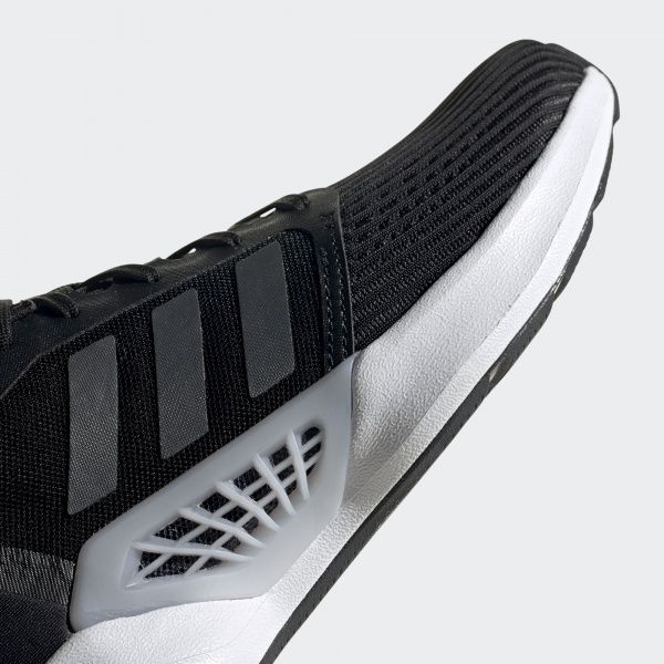 Кроссовки Adidas VENTICE EH1140 р.5,5 черный