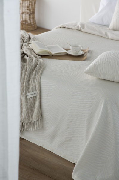 Покрывало Dorya Crudo 250x270 см Guy Laroche белый 