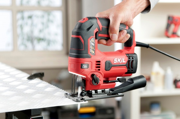 Електролобзик SKIL SW1E4531GA