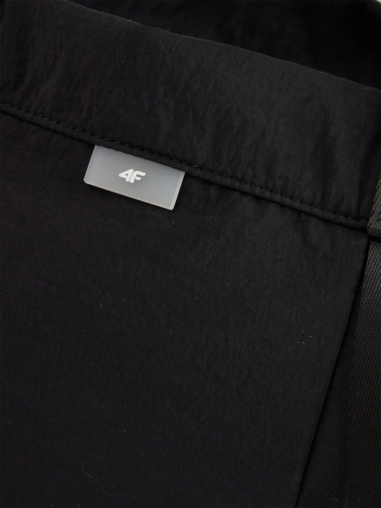 Сумка через плечо 4F 4FWSS26ASBGF109-20S 14 л черный