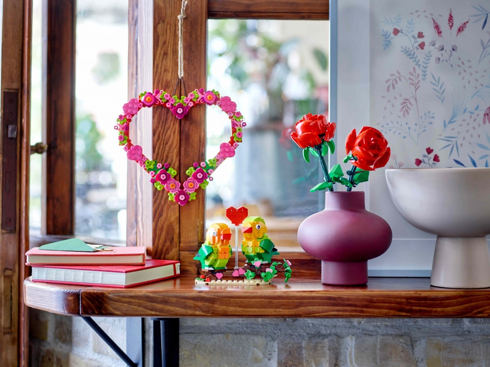 Конструктор LEGO Icons Узор в форме сердца 40638