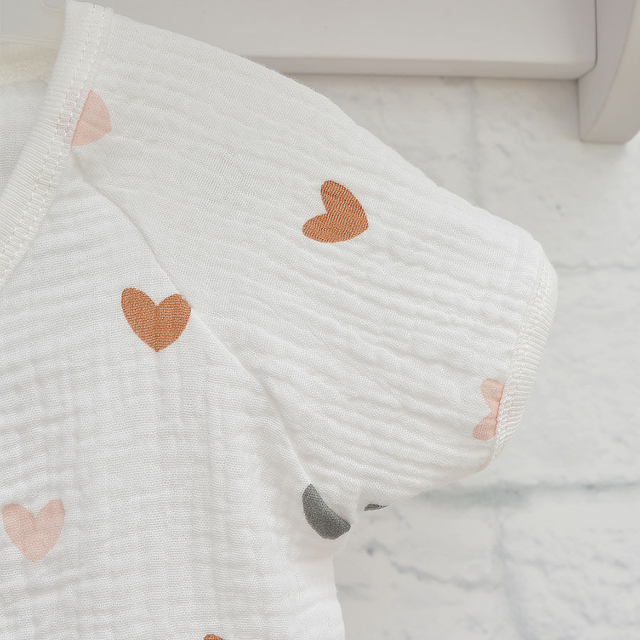 Песочник для девочки Blanka сердечко р.68 белый 110782