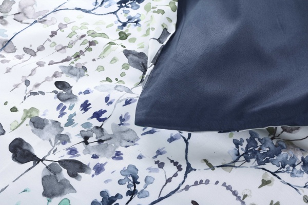 Комплект постельного белья Silky poems семейный синий с белым Decoflux 