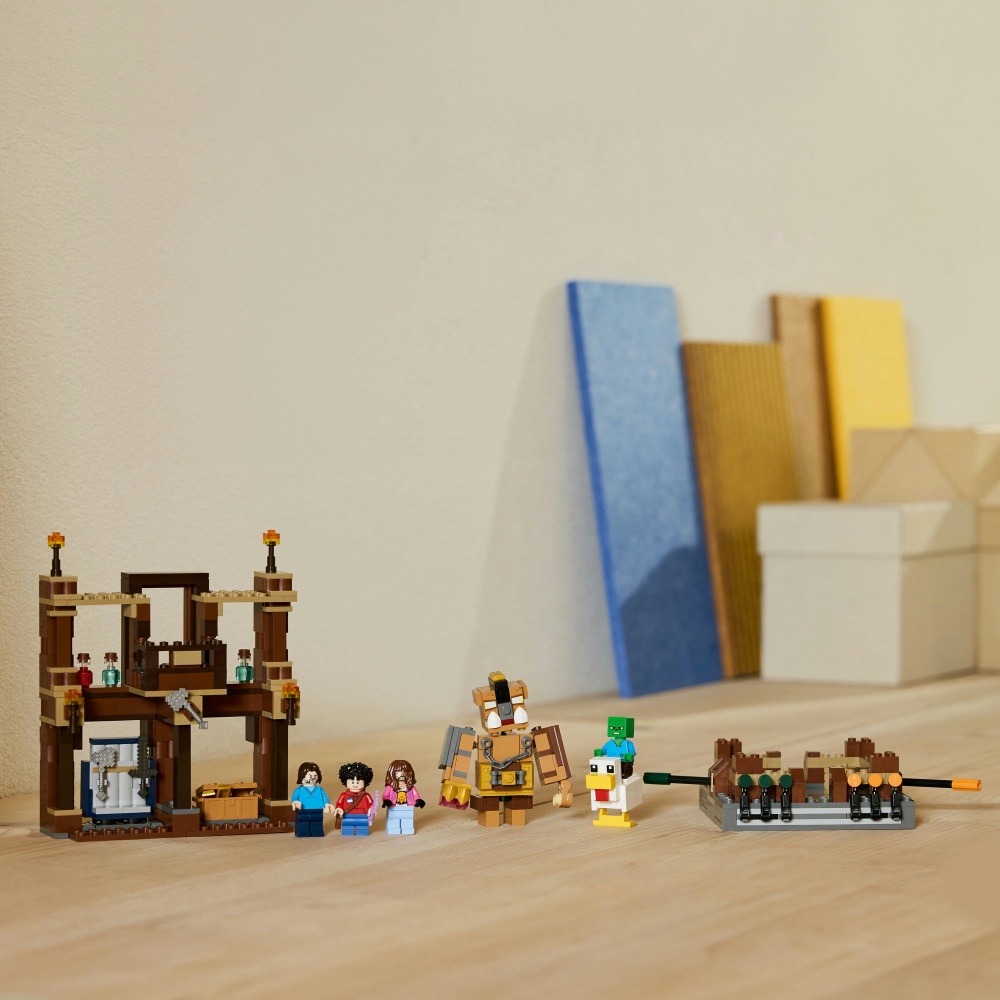 Конструктор LEGO Minecraft Бойцовский ринг в лесном имении 21272