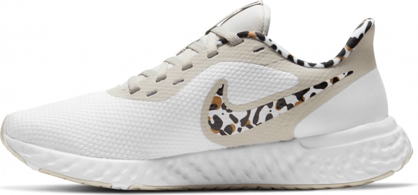 Кроссовки Nike Revolution 5 DA3083-110 р.US 5,5 белый