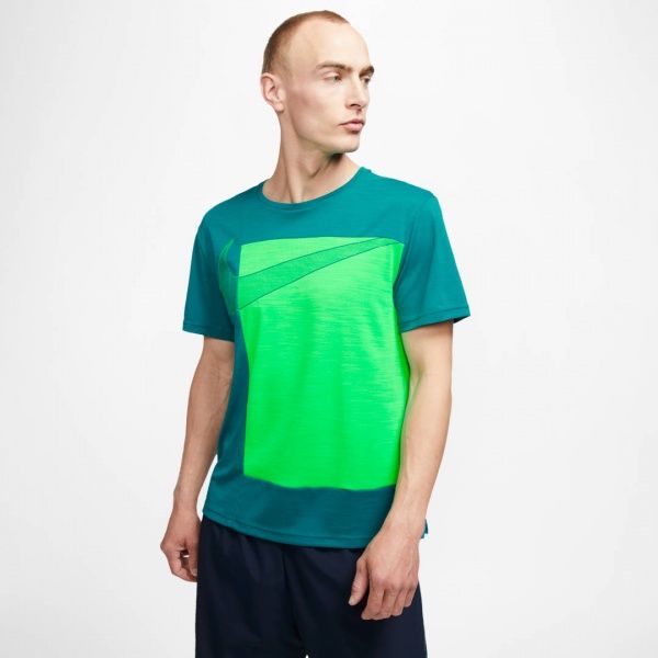 Футболка Nike M NK DRY SUPERSET SS PX GFX CJ4617-379 M зелений