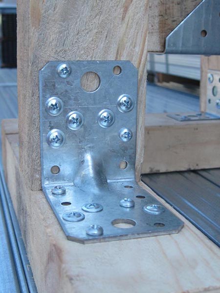 Уголок усиленный Profstal равносторонний 70x70x55 мм 2 мм