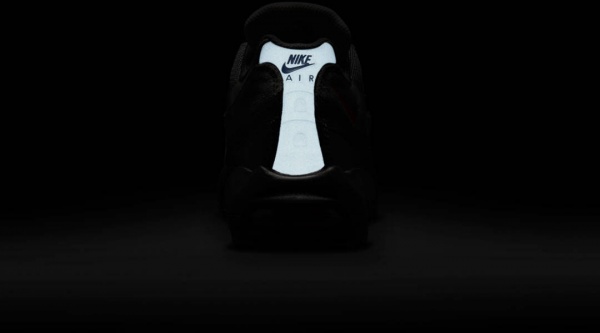 Кросівки Nike NIKE AIR MAX 95 DM0011-007 р.42 чорний