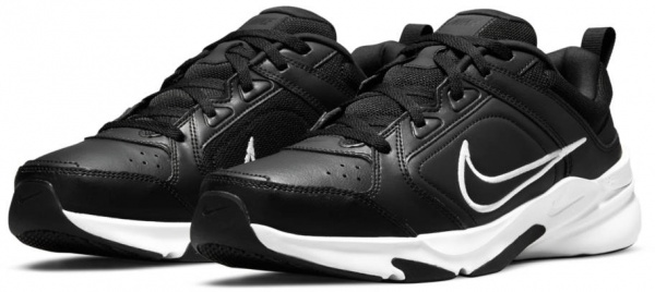 Кроссовки Nike DEFYALLDAY DJ1196-002 р.US 8,5 черный