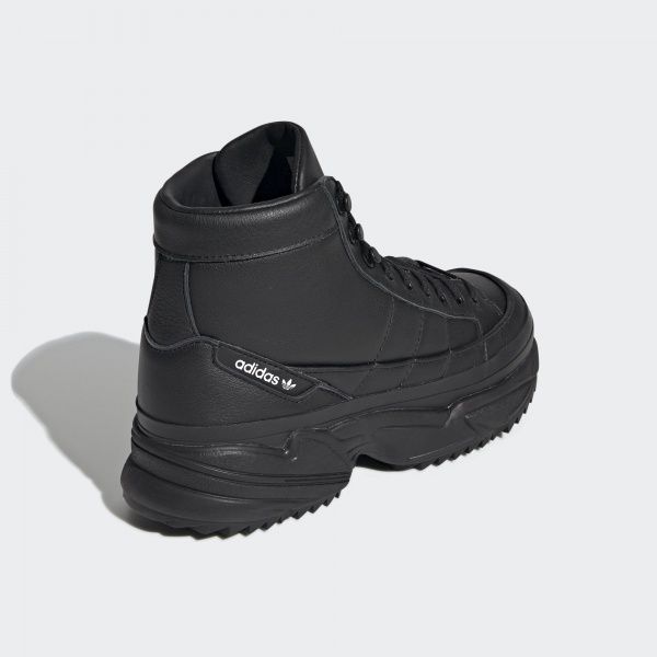 Кроссовки Adidas KIELLOR XTRA W EF9108 р.7,5 черный