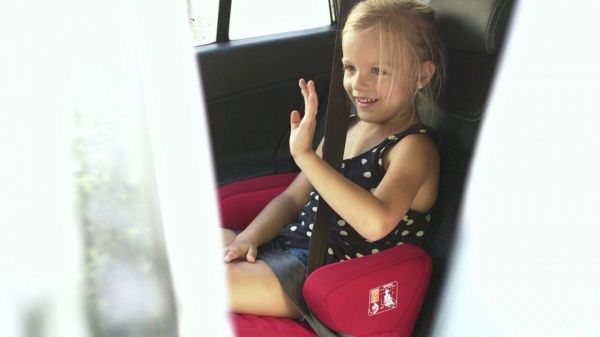 Автокресло-бустер Renolux Jet Passion красный red