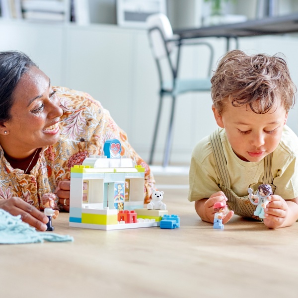 Конструктор LEGO DUPLO Поход к врачу 10968