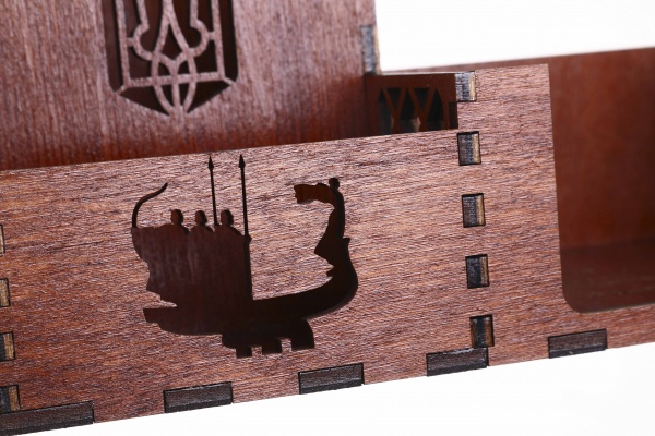 Органайзер настільний засновники Києва 18,8x10,3x9,5 см червоне дерево Nice goods