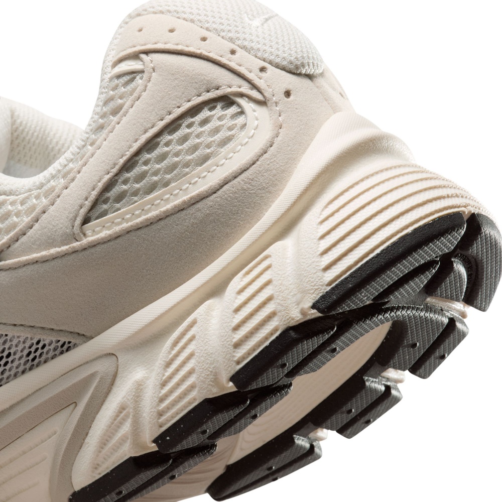 Кросівки Nike V5 RNR II6294-100 р.38,5