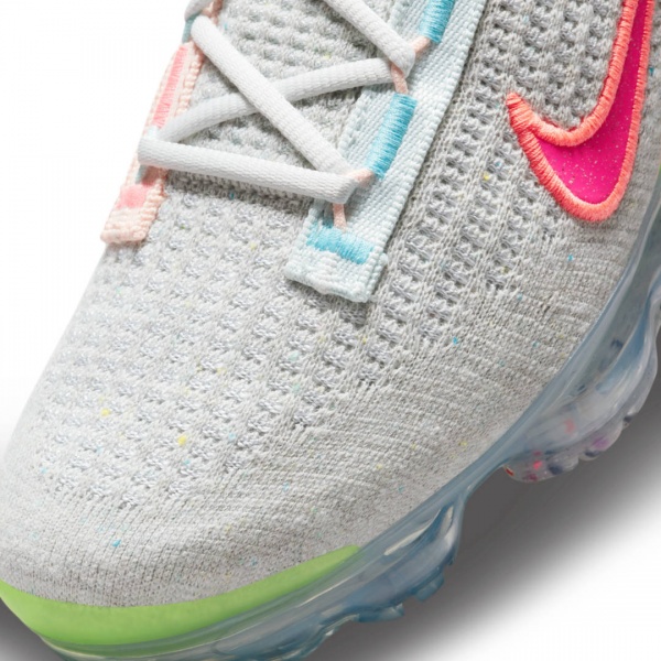 Кросівки Nike W AIR VAPORMAX 2021 FK DH4088-002 р.36 US 5,5 22,5 см різнокольоровий