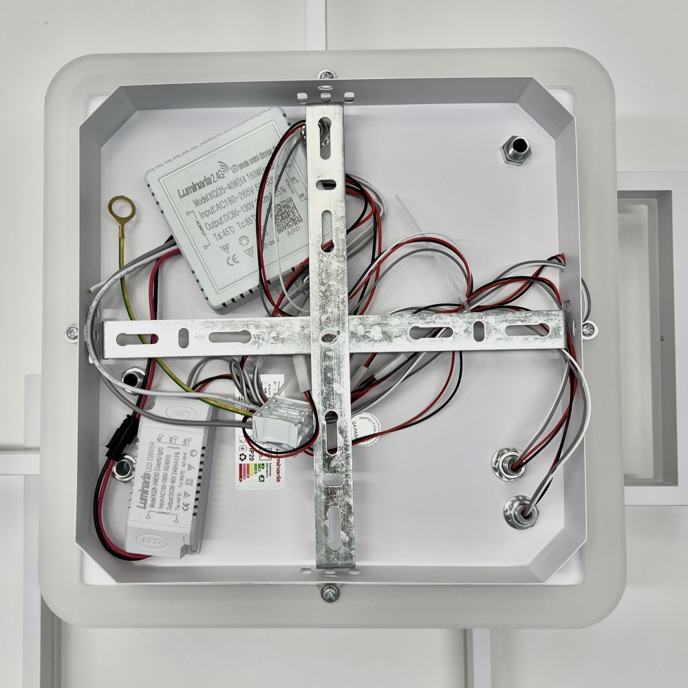 Люстра світлодіодна Luminaria 4x105 Вт LED-модуль білий GENNY SQUARE RGB 105W 4S WHITE