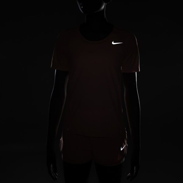 Футболка Nike W NK CITY SLEEK TOP SS CJ9444-854 р.L кораловий