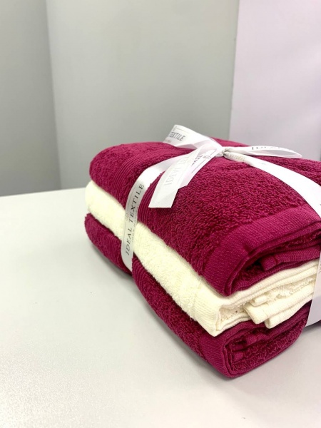 Набір рушників махрових 50x90 см молочний із бордовим Ideal 