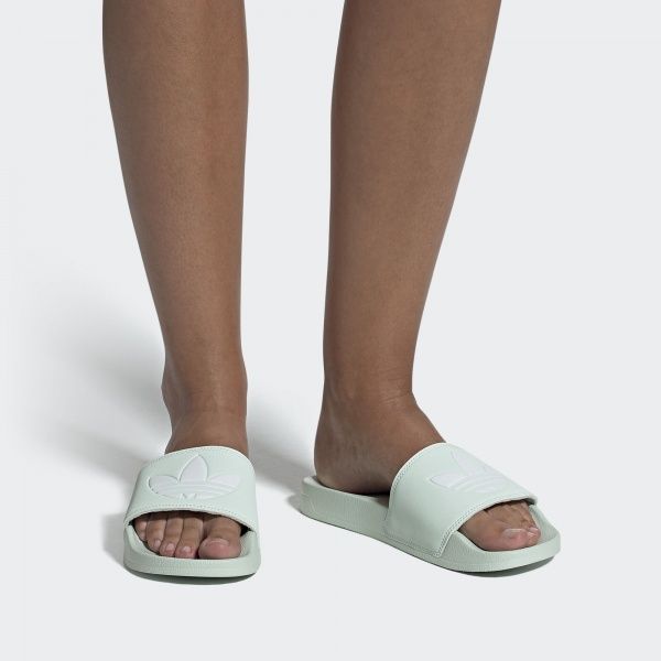 Шльопанці Adidas ADILETTE LITE W FU9136 р. 6 зелений