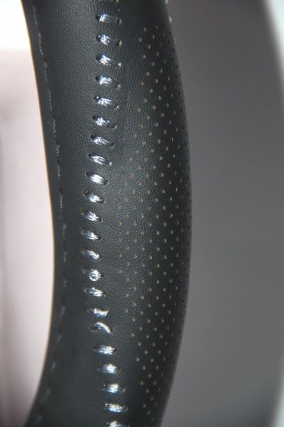 Чехол на руль MOMO SWC018BG черный с серым