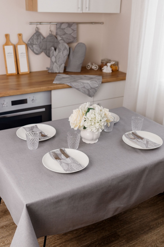 Скатерть водонепроницаемая Листья серый однотон 136x220 см Прованс