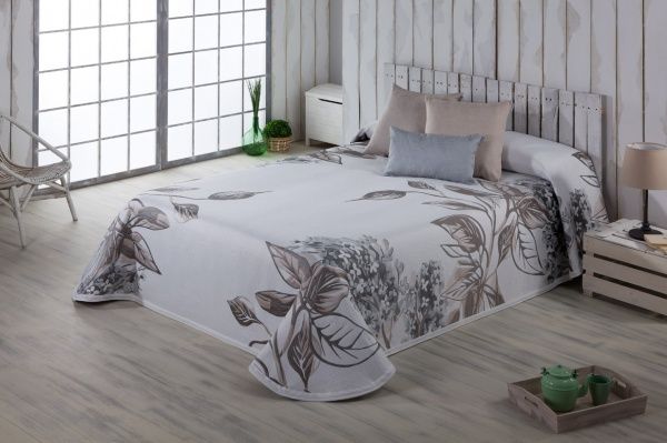 Покрывало Monaco 235x270 см Textilia белый с рисунком 
