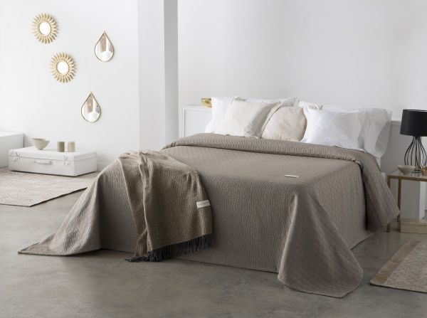 Покривало Pure 250x270 см Guy Laroche Paris шоколадний 