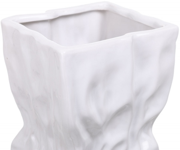 Ваза керамічна біла Squeezed 13х23 см