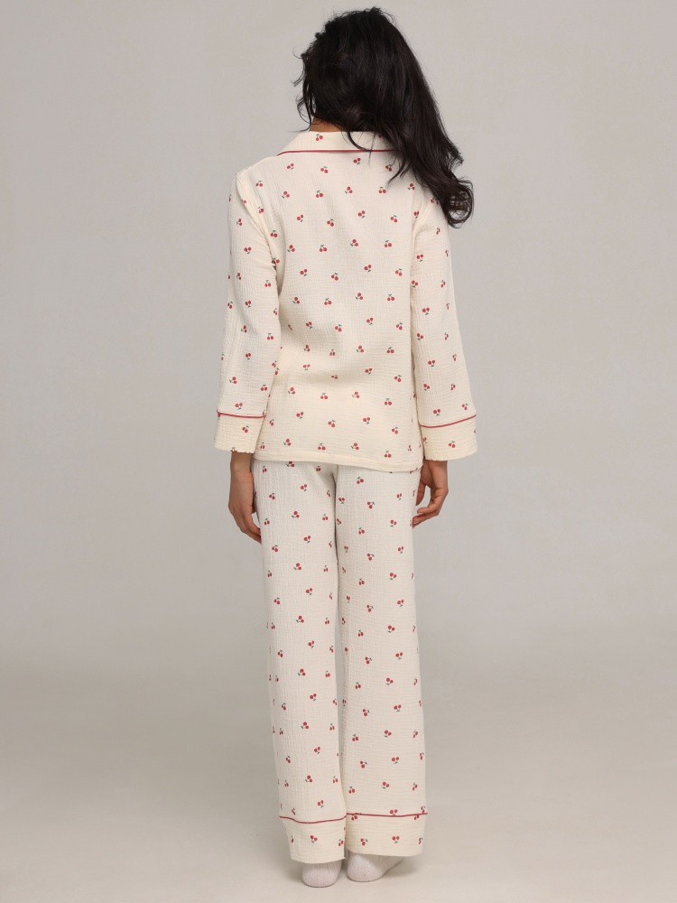 Пижама женская German Volf со штанами Вишни р. L молочный с принтом (26003)