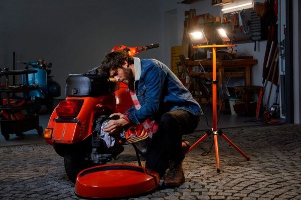 Прожектор Ledvance Worklight Tripod LED 60 Вт IP65 чорний/помаранчевий 