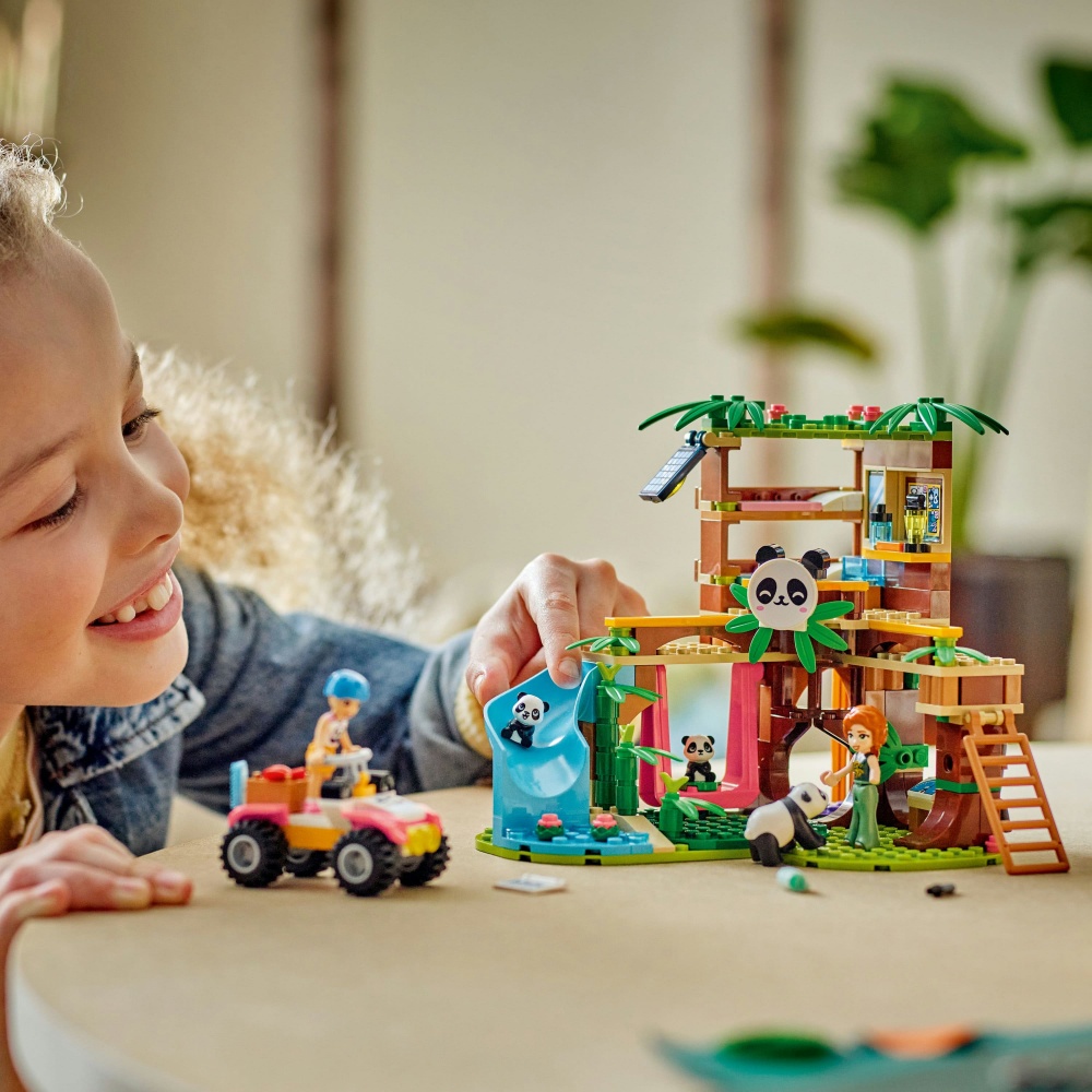 Конструктор LEGO Friends Догляд за тваринами в заповіднику панд 42648
