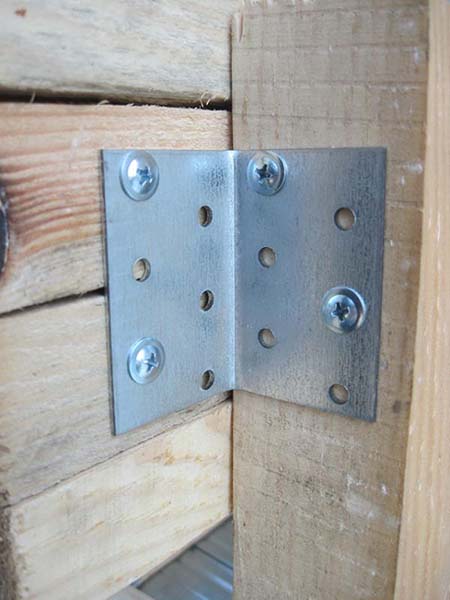 Уголок перфорированный Profstal равносторонний 60x60x100 мм 1,8 мм